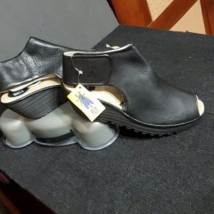 Brand New FLY LONDON wedges size 10